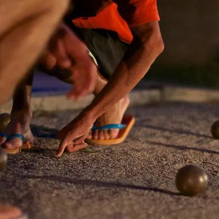 Bergerie 5 Personnes Renove Avec Climatisation Et Bain A Remous Hyères